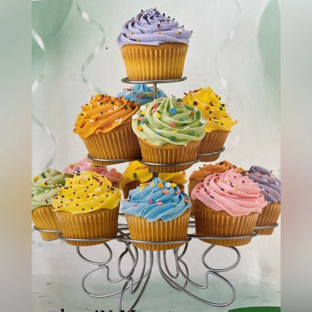 Wilton cupcake display